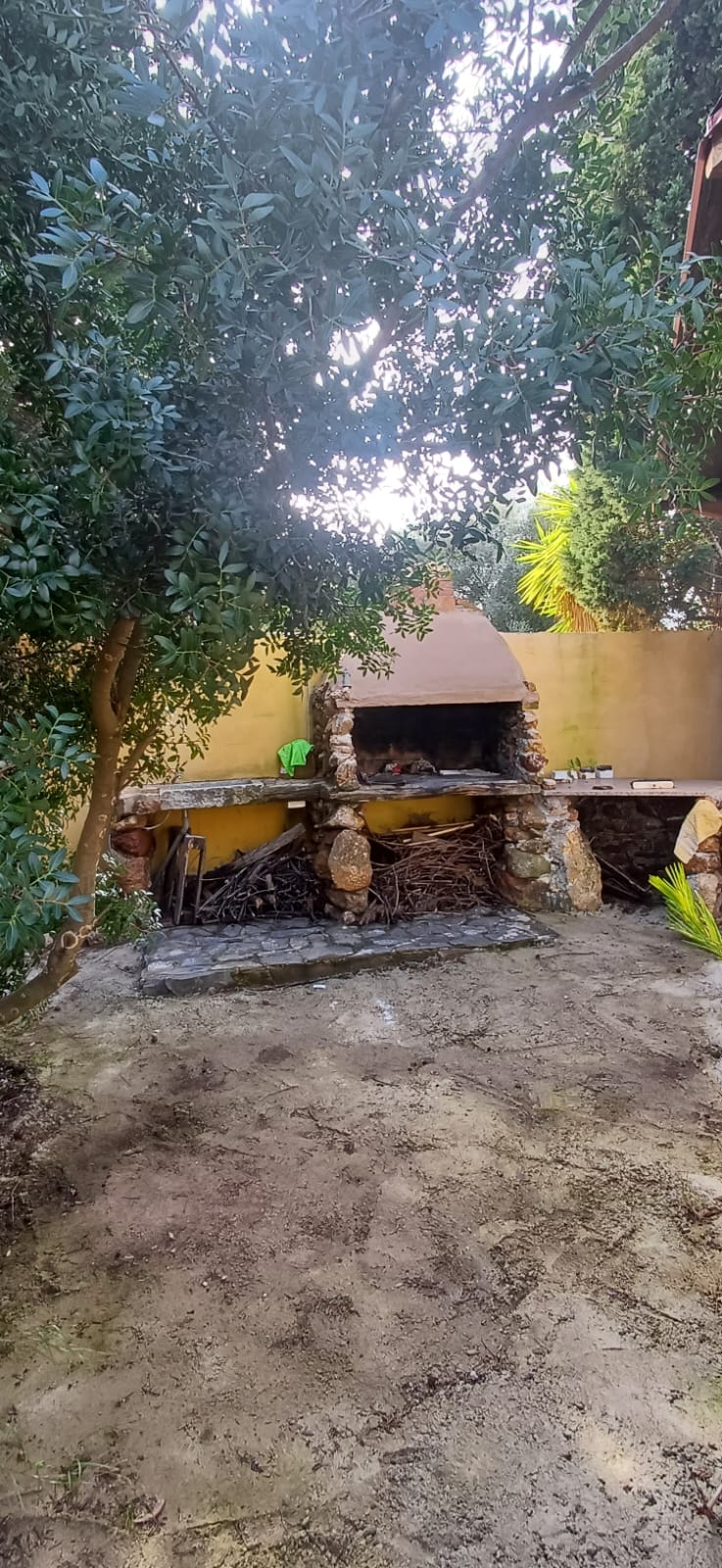 Barbecue ext&eacute;rieur pour les h&ocirc;tes